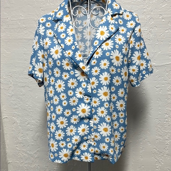 SHEIN Blue White Daisy Button Flowers Top Blouse - Picture 3 of 7